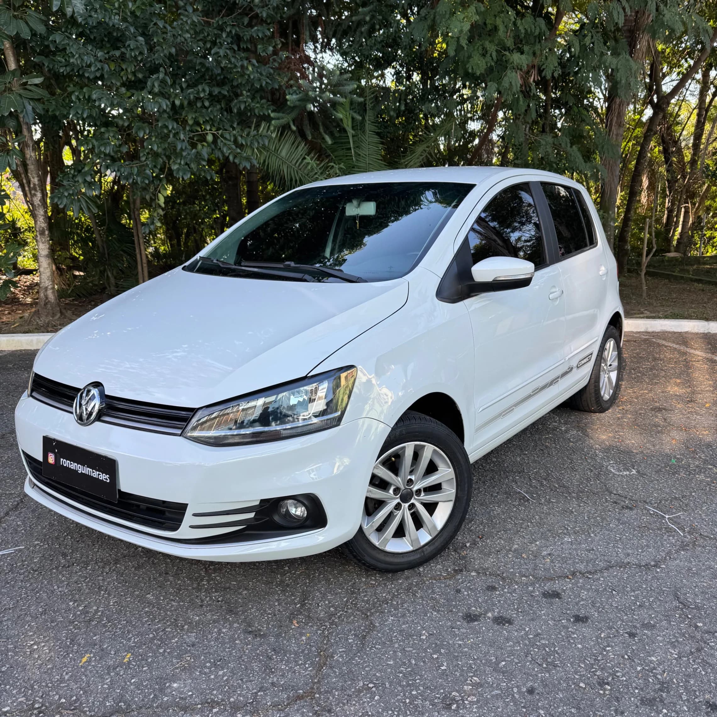 VW - VolksWagen Fox Connect 1.6 Flex 8V 5p