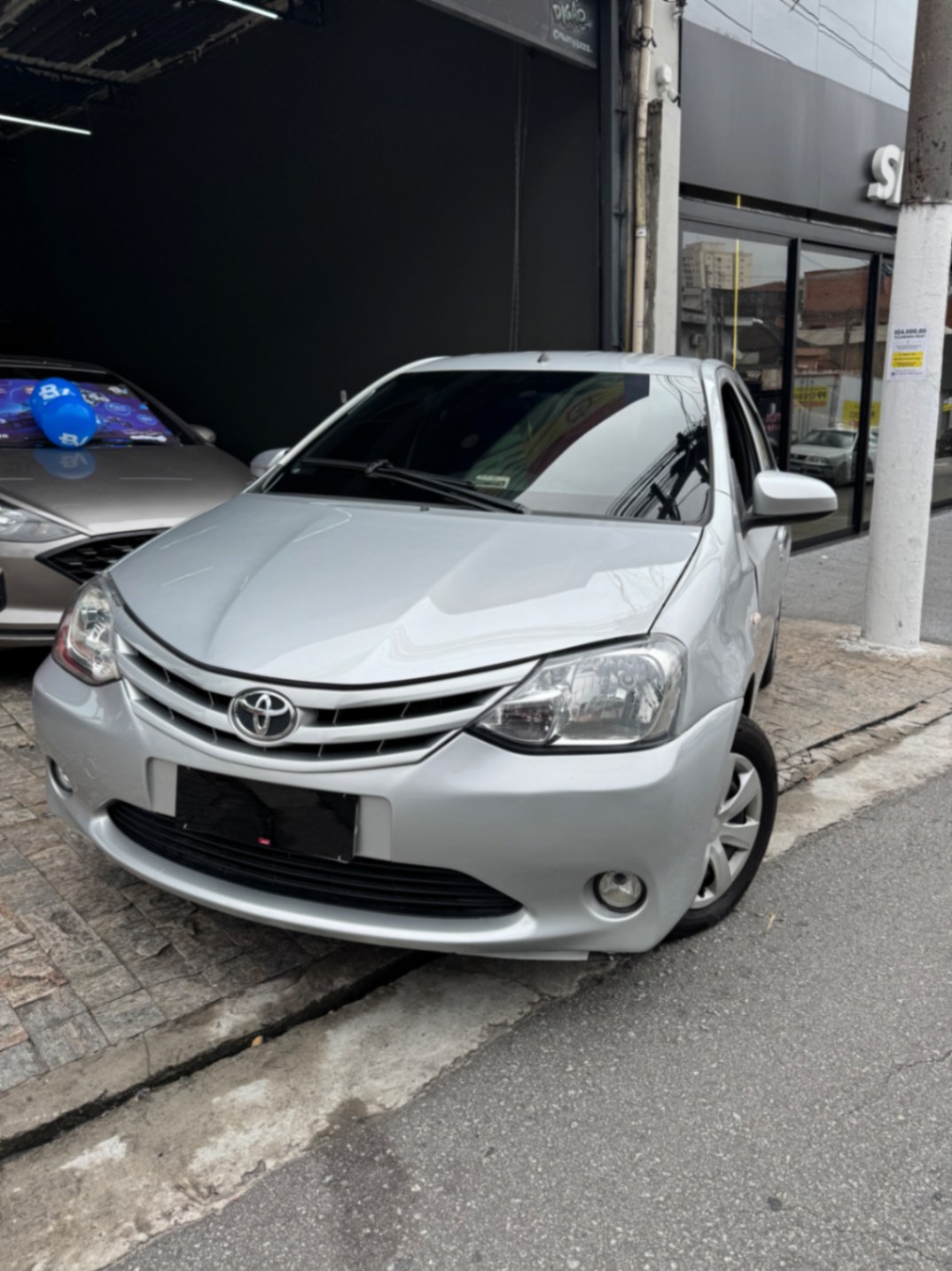Toyota Etios 1.3 2014: A Racionalidade Japonesa Sem Filtros